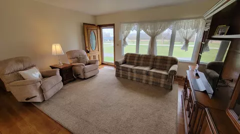 Living - 2151 Fairfield Pike, Springfield, OH 45502 photo 2 of 3