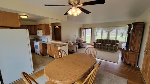 Dining - 2151 Fairfield Pike, Springfield, OH 45502 photo 2 of 3