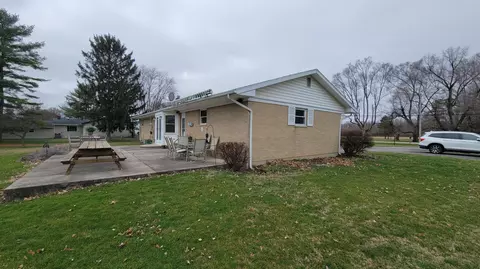 Exterior - 2151 Fairfield Pike, Springfield, OH 45502 photo 11 of 25