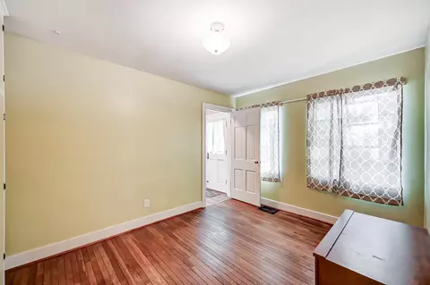 Bedroom - 606 S Clairmont Ave, Springfield, OH 45505 photo 2 of 3