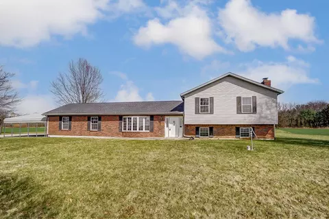 5547 E Casstown Clark Rd, Casstown, OH 45312