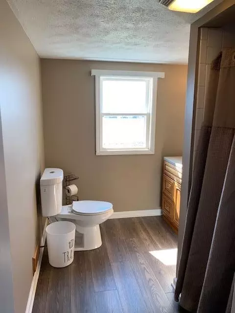 Bath - 2663 Myers Rd, Springfield, OH 45502 photo 6 of 7
