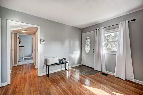 Entry Way - 539 W Possum Rd, Springfield, OH 45506 photo 1 of 3
