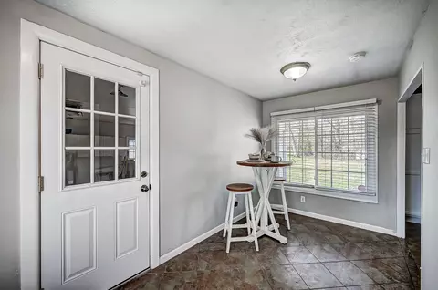 Entry Way - 539 W Possum Rd, Springfield, OH 45506 photo 3 of 3