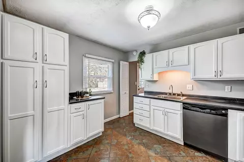 Kitchen - 539 W Possum Rd, Springfield, OH 45506 photo 2 of 5