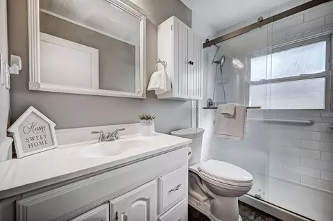 Bath - 539 W Possum Rd, Springfield, OH 45506 photo 2 of 2