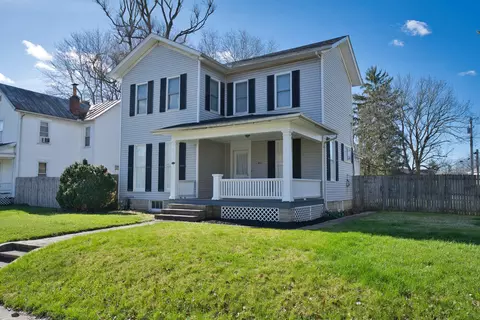 28 E Xenia Dr, Fairborn, OH 45324