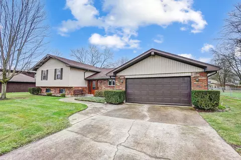 6755 Roberta Dr, Tipp City, OH 45371