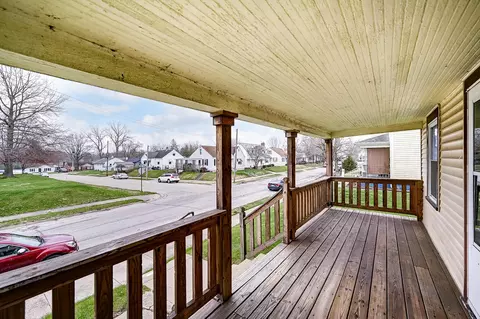 Exterior - 903 Homestead Ave, Springfield, OH 45503 photo 5 of 9
