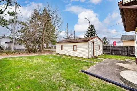 Exterior - 903 Homestead Ave, Springfield, OH 45503 photo 8 of 9