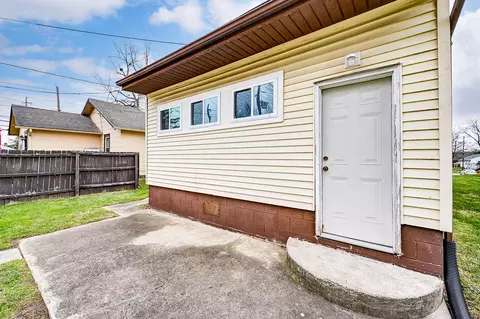 Exterior - 903 Homestead Ave, Springfield, OH 45503 photo 7 of 9