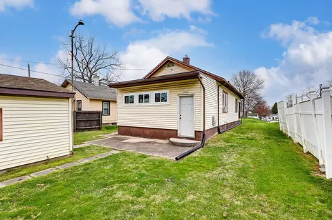 Exterior - 903 Homestead Ave, Springfield, OH 45503 photo 6 of 9