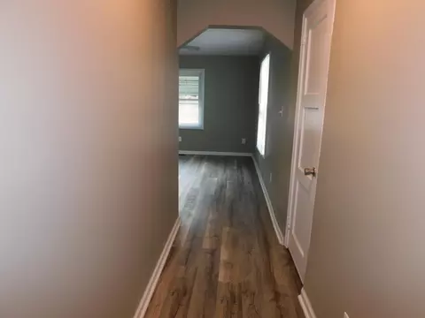 Entry Way - 410 Willow Dr, Springfield, OH 45505 photo 2 of 3