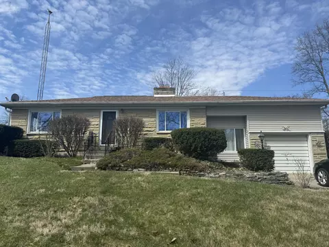 1913 Fairway Dr, Springfield, OH 45504