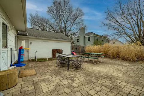 Exterior - 264 Canterbury Dr, Kettering, OH 45429 photo 3 of 14