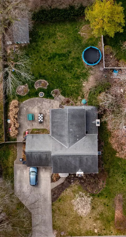 Exterior - 264 Canterbury Dr, Kettering, OH 45429 photo 12 of 14