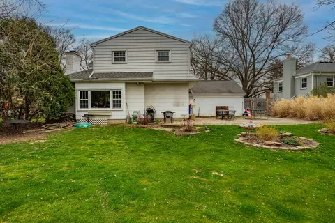 Exterior - 264 Canterbury Dr, Kettering, OH 45429 photo 2 of 14