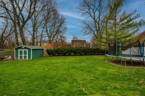 Exterior - 264 Canterbury Dr, Kettering, OH 45429 photo 5 of 14
