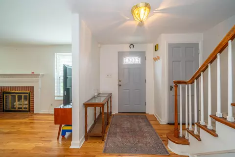 Entry Way - 264 Canterbury Dr, Kettering, OH 45429 photo 3 of 3