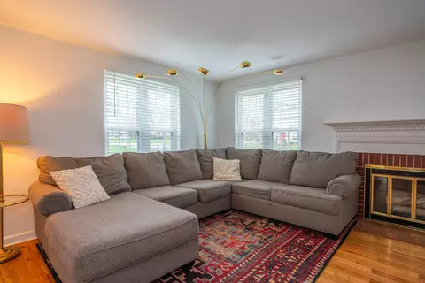 Living - 264 Canterbury Dr, Kettering, OH 45429 photo 1 of 10