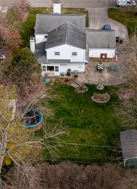 Exterior - 264 Canterbury Dr, Kettering, OH 45429 photo 13 of 14