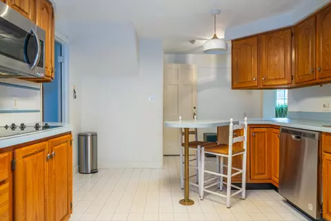 Kitchen - 264 Canterbury Dr, Kettering, OH 45429 photo 3 of 5