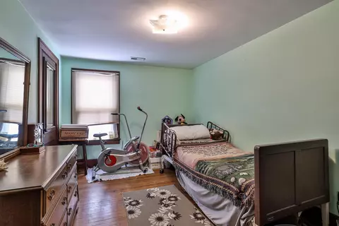 Bedroom - 1120 Broadway St, Springfield, OH 45504 photo 4 of 4