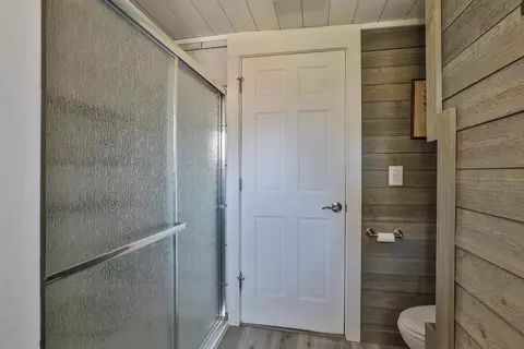 Bath - 1120 Broadway St, Springfield, OH 45504 photo 1 of 1