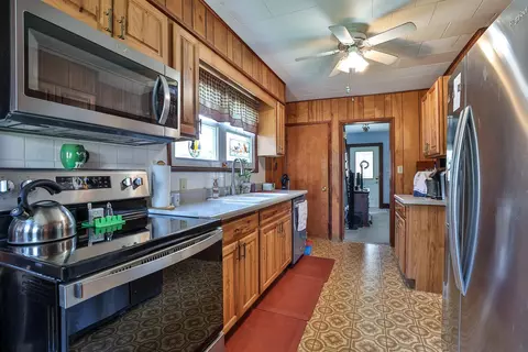 Kitchen - 1120 Broadway St, Springfield, OH 45504 photo 4 of 4