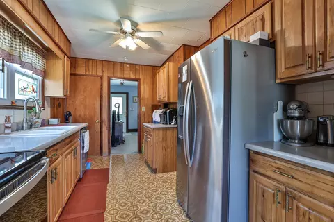 Kitchen - 1120 Broadway St, Springfield, OH 45504 photo 3 of 4