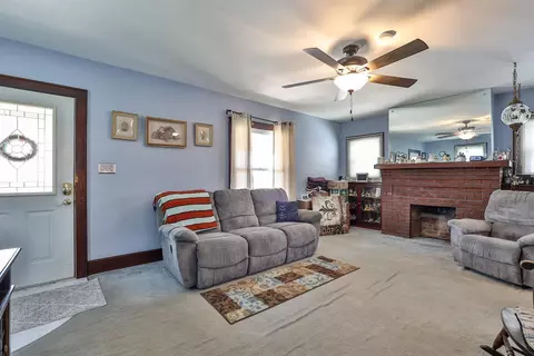 Living - 1120 Broadway St, Springfield, OH 45504 photo 3 of 5