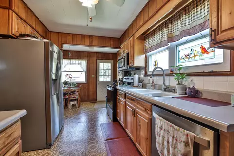 Kitchen - 1120 Broadway St, Springfield, OH 45504 photo 1 of 4