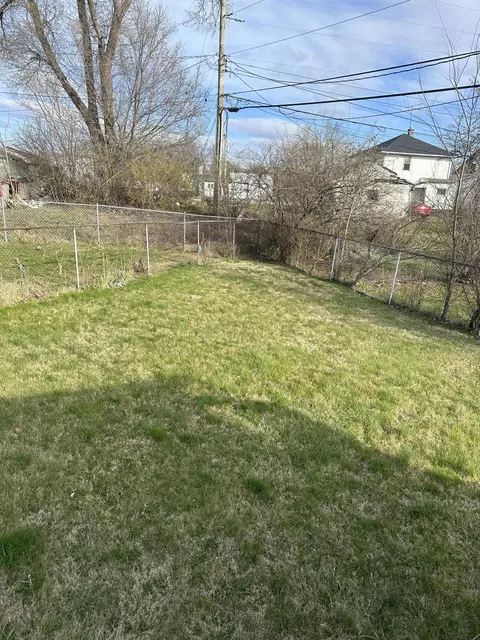 Exterior - 1610 Springmont Ave, Springfield, OH 45506 photo 4 of 12