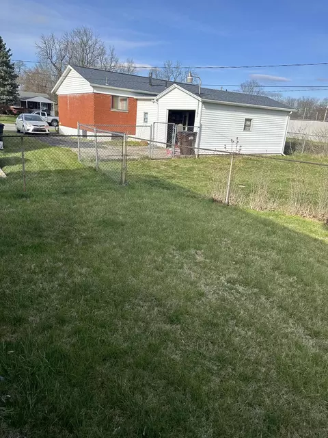 Exterior - 1610 Springmont Ave, Springfield, OH 45506 photo 5 of 12