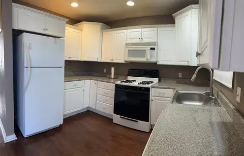 Kitchen - 1610 Springmont Ave, Springfield, OH 45506 photo 3 of 6