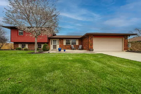 6625 Roberta Dr, Tipp City, OH 45371
