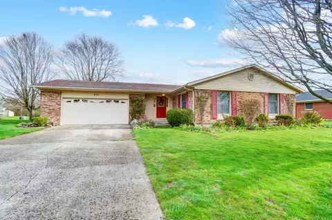 834 Park Dr, Wapakoneta, OH 45895