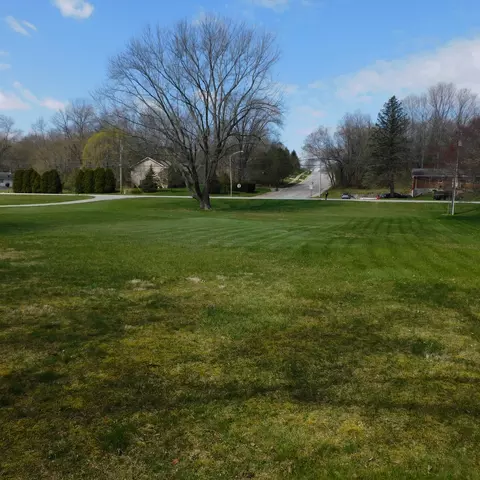 Exterior - 1830 Riverside Dr, Sidney, OH 45365 photo 5 of 9