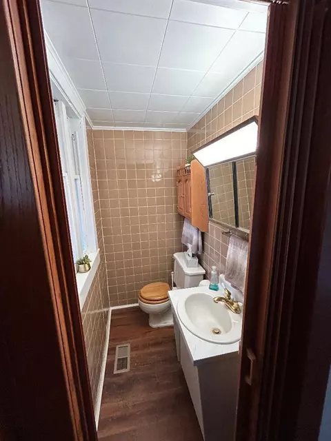 Bath - 708 E Main St, Eaton, OH 45320 photo 1 of 3