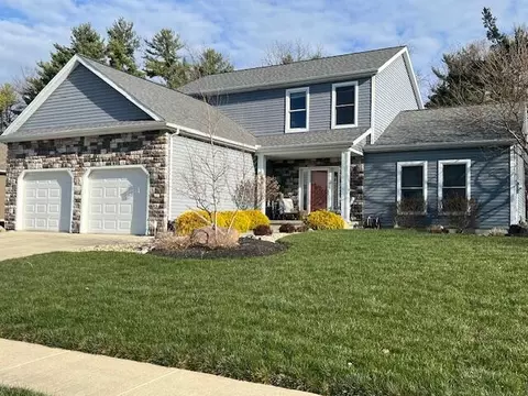 1713 White Pines Dr, Bellefontaine, OH 43311