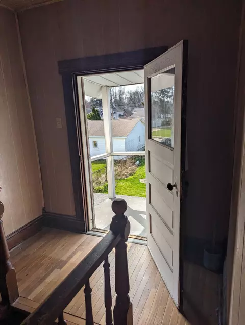 Entry Way - 807 Clinton Ave, Sidney, OH 45365 photo 3 of 4