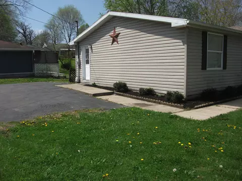 Exterior - 1257 S Burnett Rd, Springfield, OH 45505 photo 3 of 6