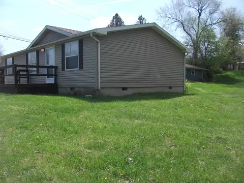 Exterior - 1257 S Burnett Rd, Springfield, OH 45505 photo 4 of 6