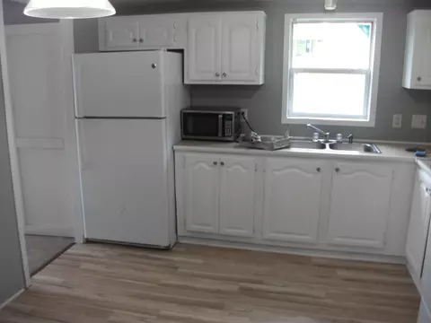 Kitchen - 1257 S Burnett Rd, Springfield, OH 45505 photo 1 of 2