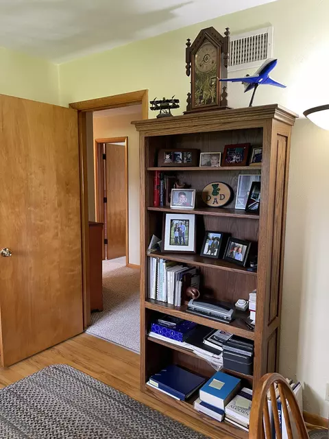 Entry Way - 4228 Petre Rd, Springfield, OH 45502 photo 2 of 4
