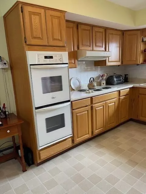 Kitchen - 4228 Petre Rd, Springfield, OH 45502 photo 1 of 3