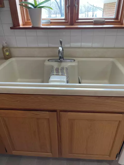 Bath - 4228 Petre Rd, Springfield, OH 45502 photo 1 of 2