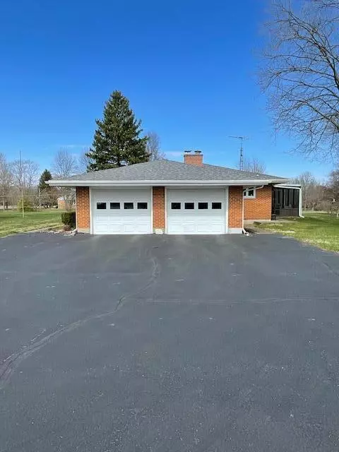 Exterior - 4228 Petre Rd, Springfield, OH 45502 photo 6 of 19
