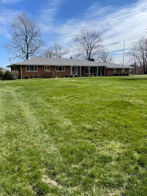Exterior - 4228 Petre Rd, Springfield, OH 45502 photo 3 of 19