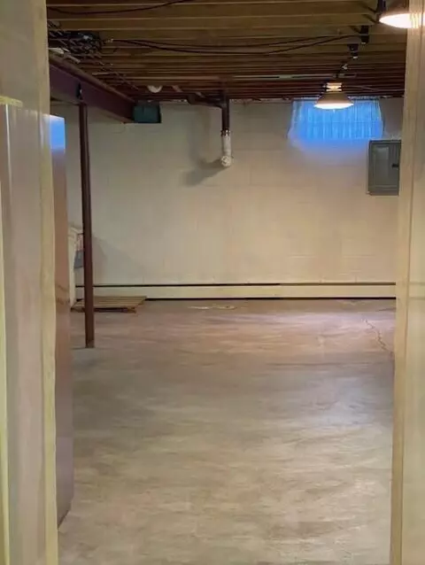 Entry Way - 4228 Petre Rd, Springfield, OH 45502 photo 3 of 4